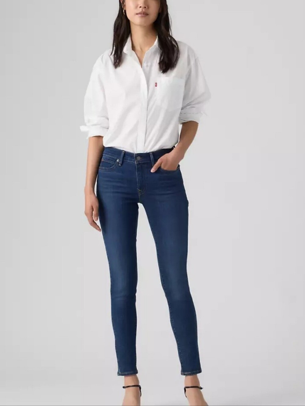 Levi's 711 Women's Dark Wash Skinny Jeans - size 29